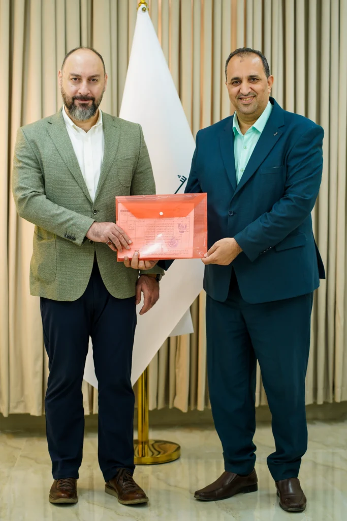 الأستاذ محمد أنس